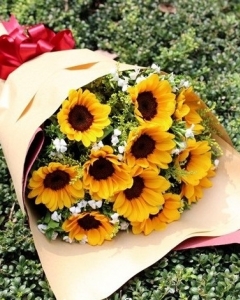 10 sunflower bouquet