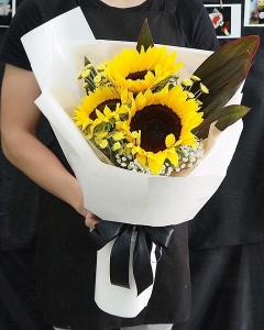 3 sunflower bouquet
